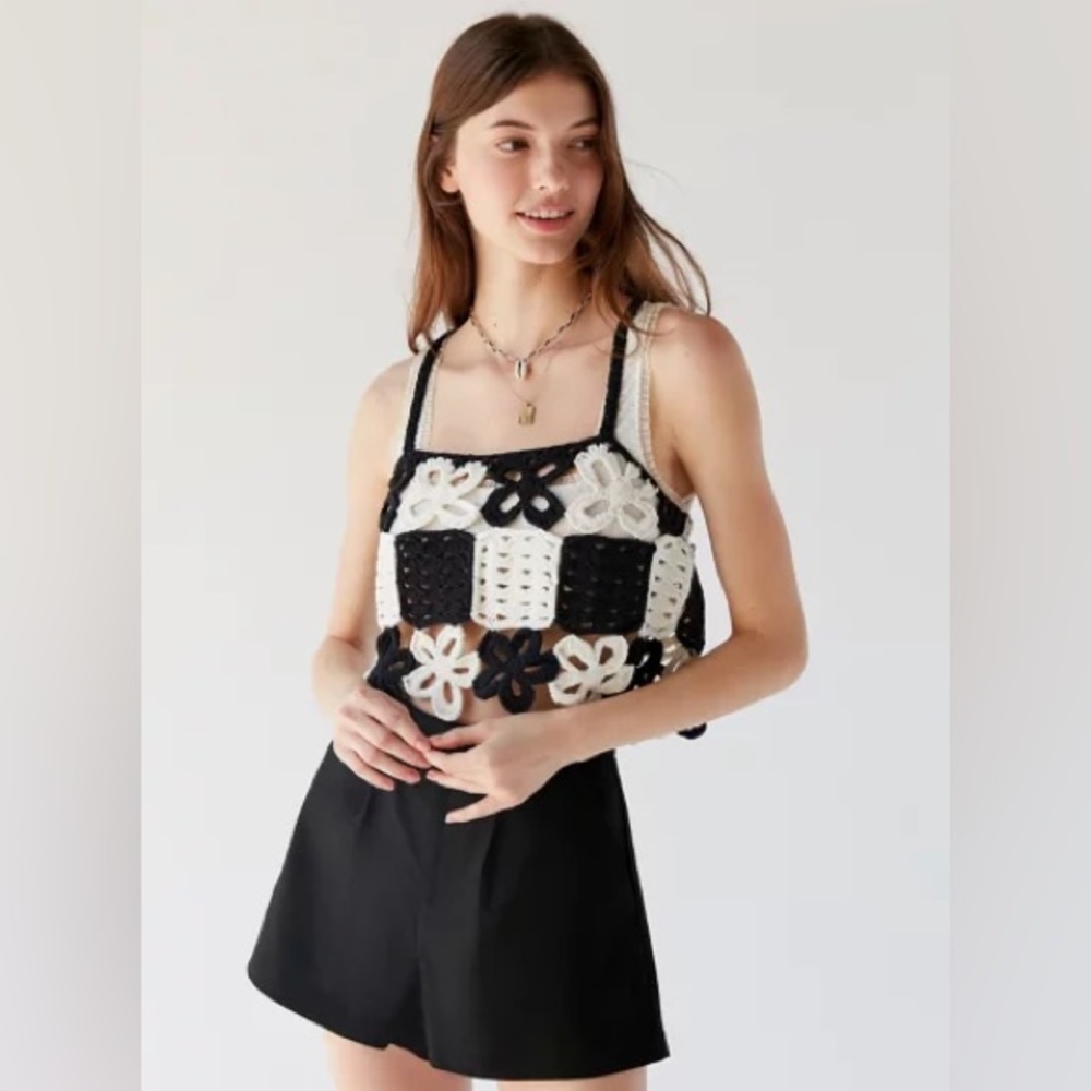 UO Daisy Crochet Cropped Tank Top